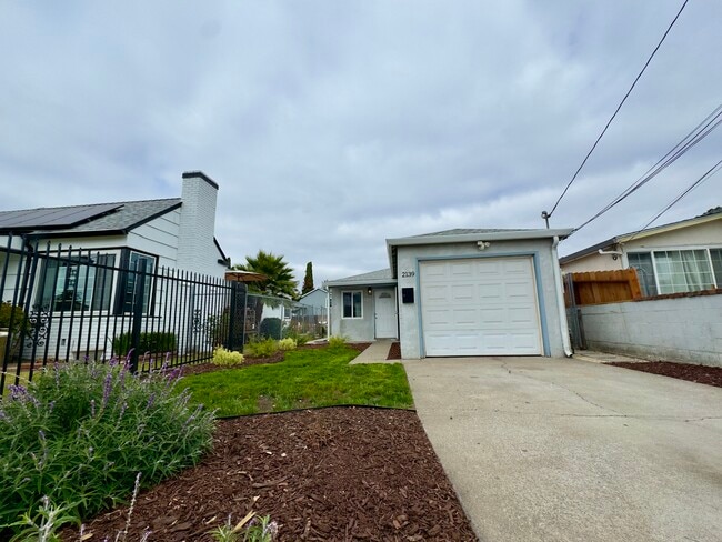 2139 103rd Ave