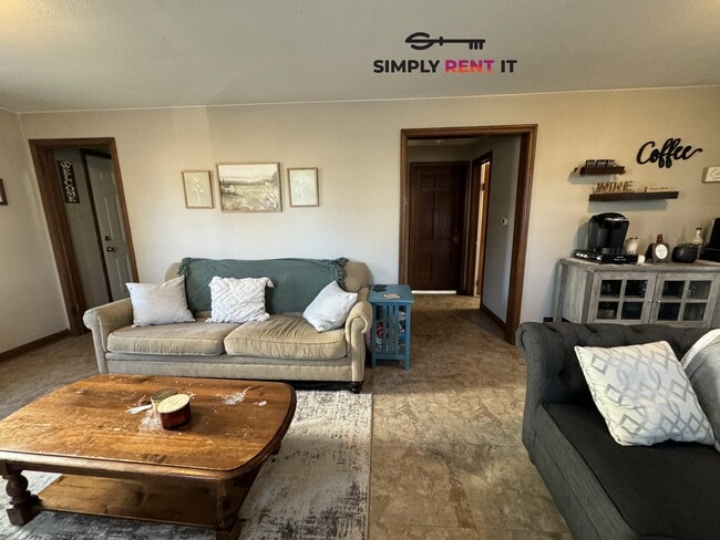 Photo - 4 Bedroom On Campus with Free Parking Aug ...