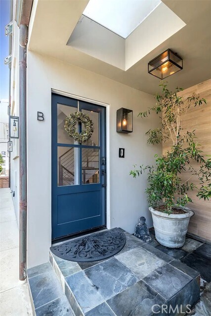 433 Marine Pl