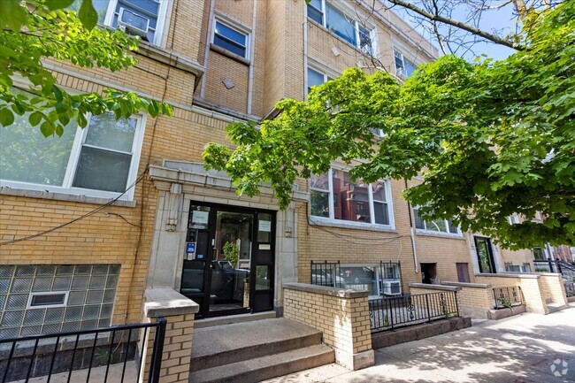 Building Photo - 442 W Arlington Pl Unit 446-1 Rental