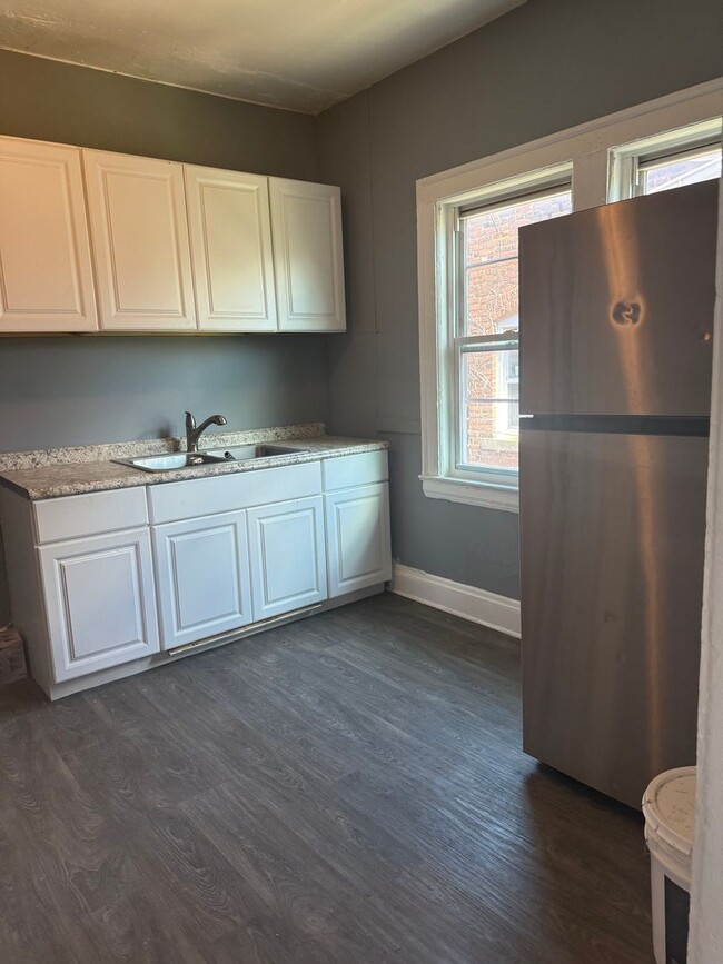 Building Photo - 12506 Union Ave Unit 4