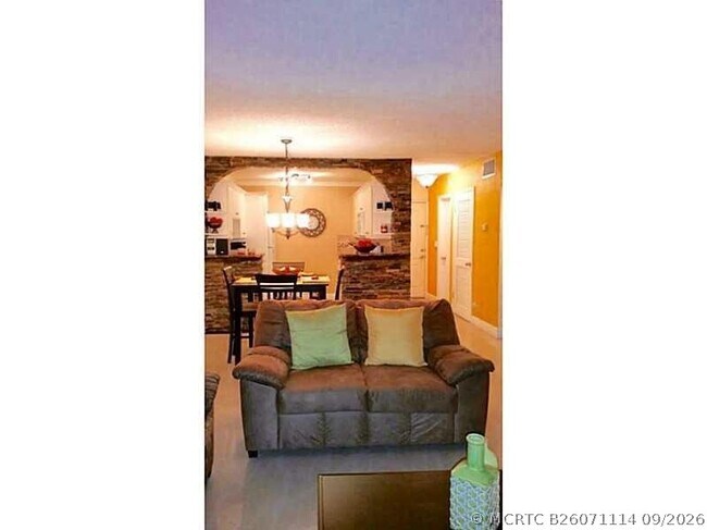Photo - 760 SE 2nd Ave