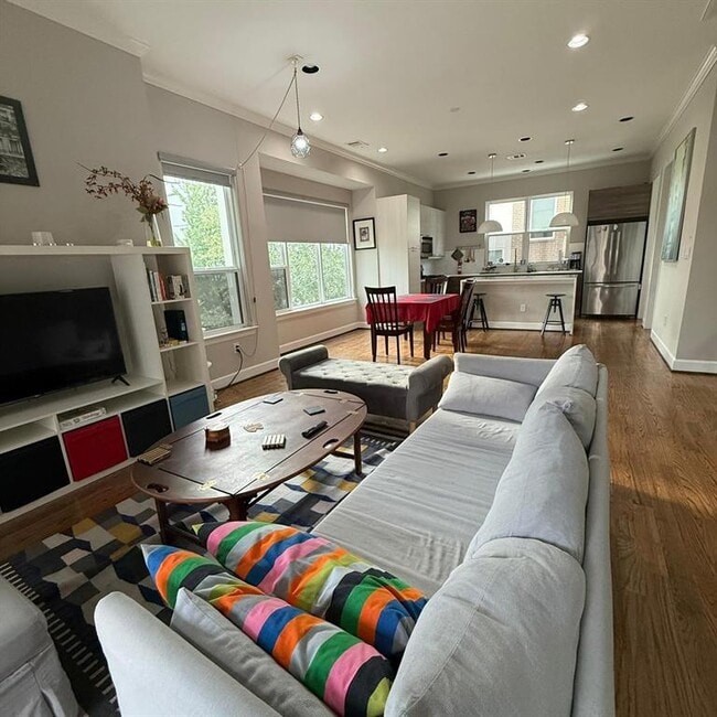 Building Photo - 1224 Summer St Rental