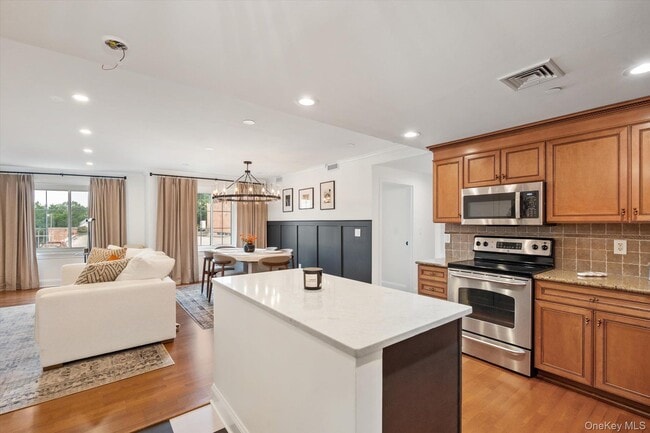 Photo - 242 Maple Ave Unit 308