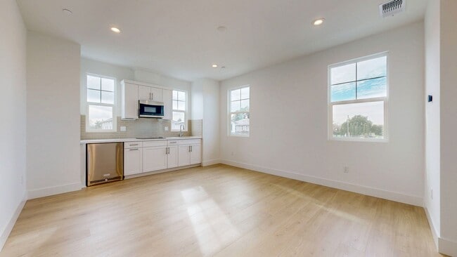 Building Photo - 2782 Sassy St Unit 2784 Sassy Street (ADU)