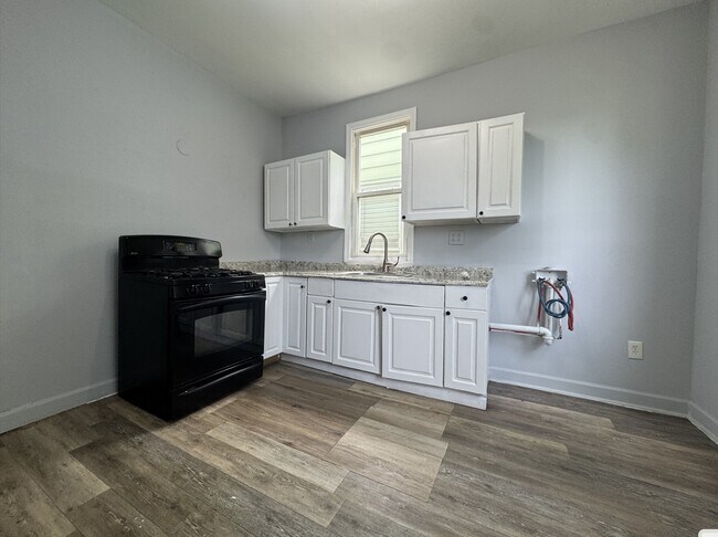 Photo - 173 Wegman Pky Apartments Unit 2