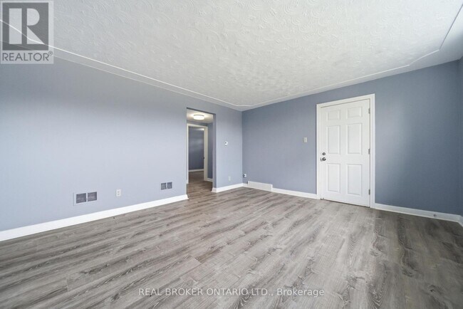 Photo - 293 Highland Rd E Unit C