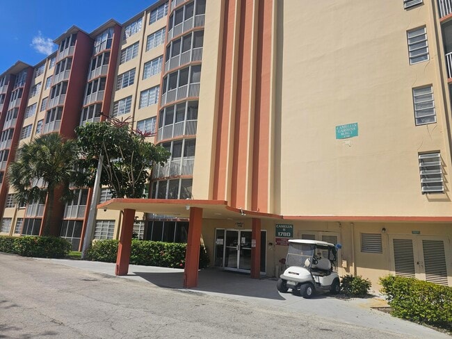 Photo - 1780 NE 191st St Unidad 608-2