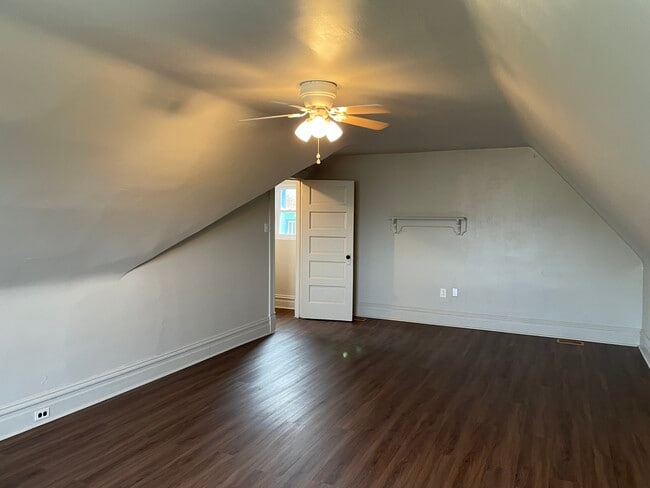 Photo - 3132 Ward St