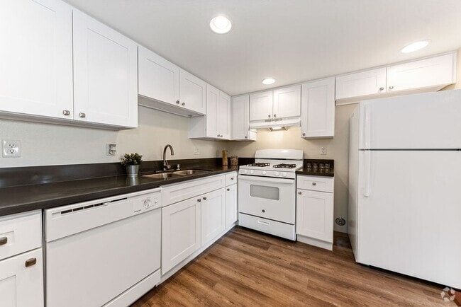 Building Photo - Villas at Desert Pointe Rental