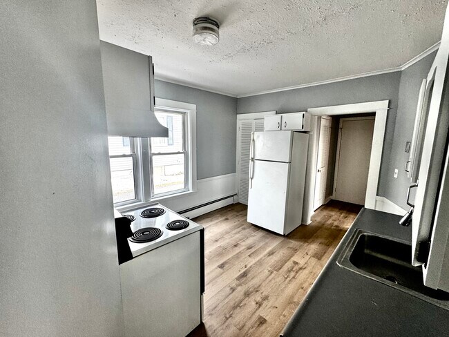 Photo - 292 Penobscot Ave Unit 1