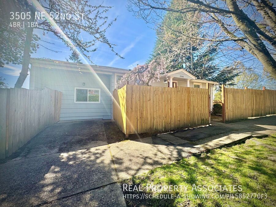Photo - 3505 NE 52nd St-