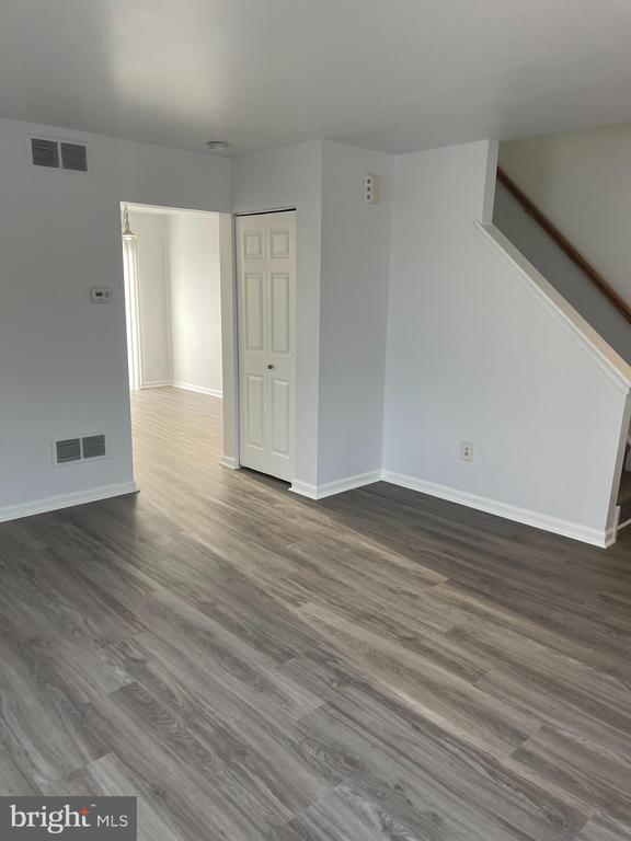 Photo - 288 Vincent Cir