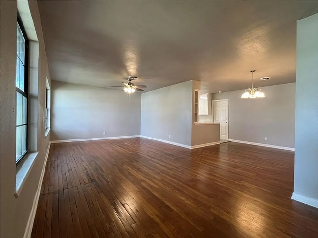 Photo - 637 Pennington Dr