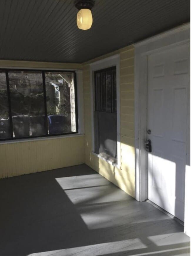 Photo - 213 Princeton Dr SE