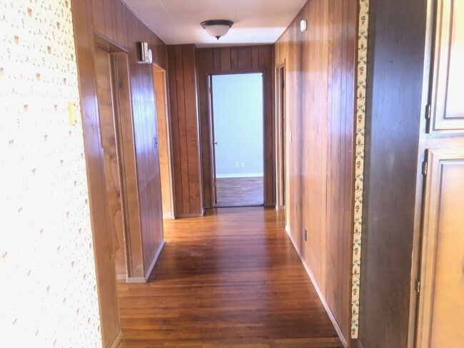 Photo - Neat 3 BR house in south Bloomington. Hard...