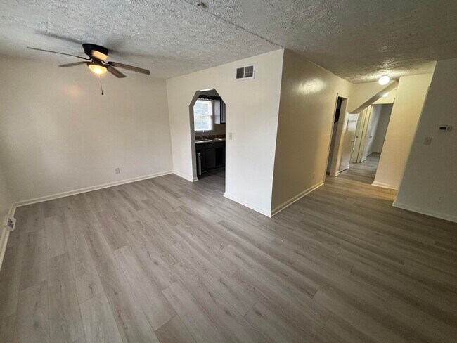 312 Garden Park Dr