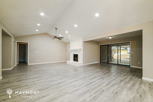 Photo - 5566 Circlestone Ln