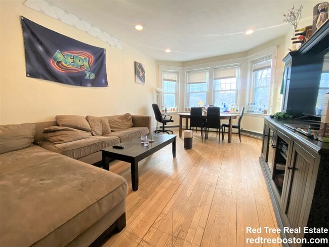 Building Photo - 71 Babcock St Unit 1