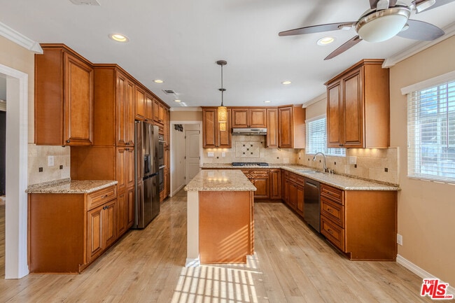 Photo - 1921 El Monte Dr