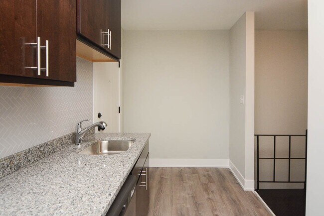 Photo - 755 W Cornelia Ave Unit 311