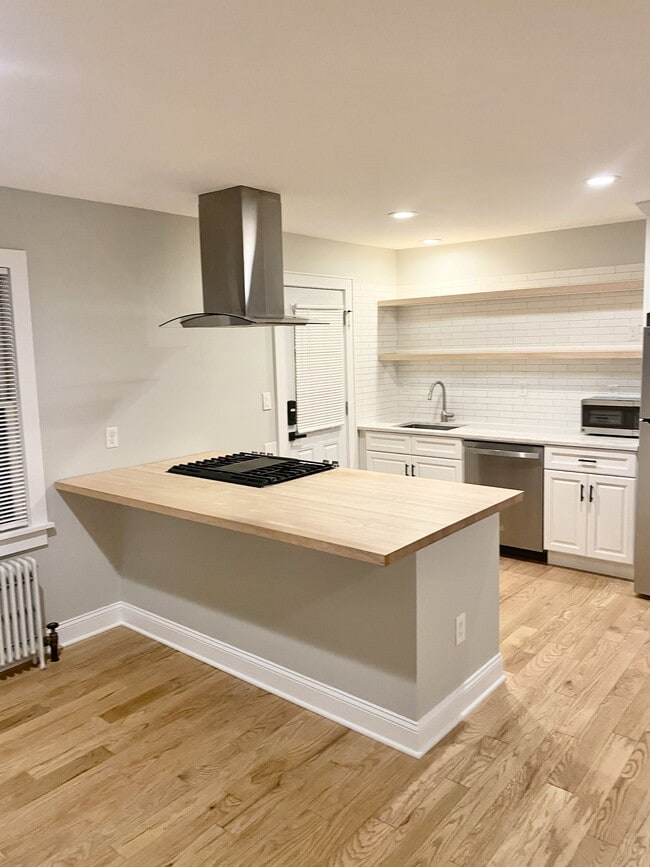 Building Photo - 11 Lagrange Ave Unit 3