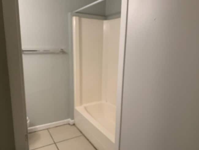 Photo - 825 Lyndhurst St