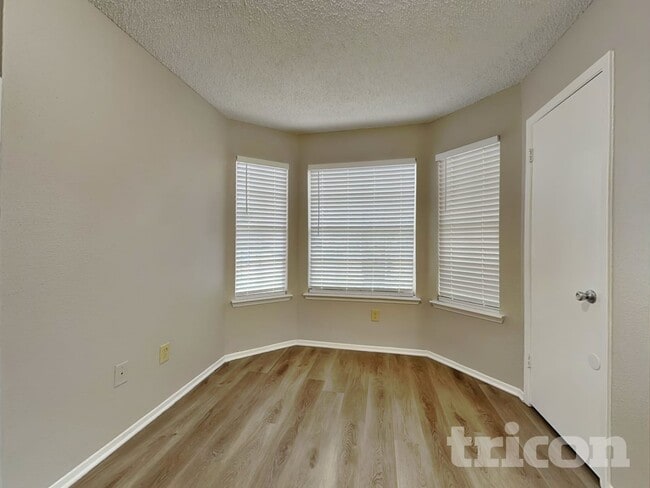 Photo - 11118 Nepau Dr