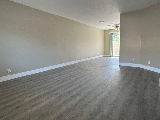 Building Photo - 10676 Walnut St Unit 10676