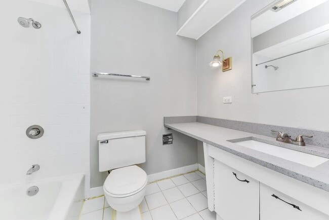 Photo - 10308 Circle Dr Unit 304