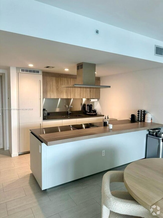Building Photo - 1000 Brickell Plaza Unit 2310 Rental