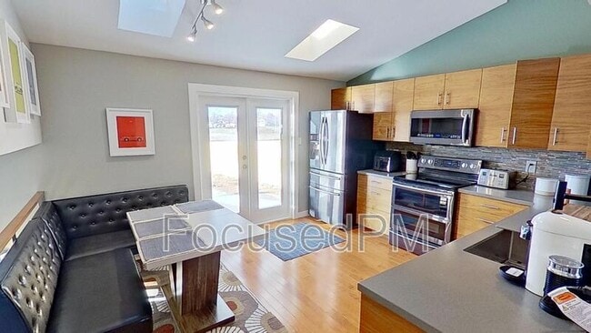 Photo - 11409 Jay St