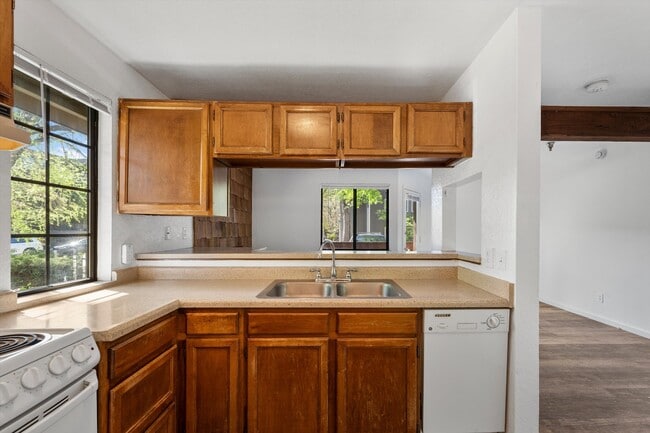 1x1- 490 sf - Pepper Park