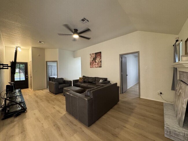 Photo - 806 James Loop