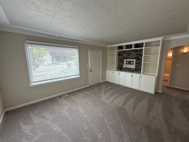 Photo - 4627 Thorman Ave NE