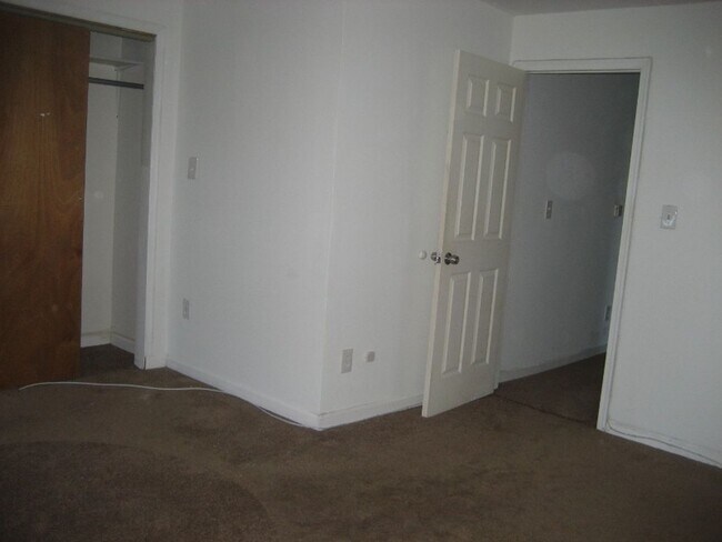 Photo - 4940 Unit APT 2 - 2nd Floor
