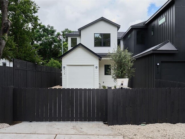Building Photo - 412 Hackberry Ln Unit 1