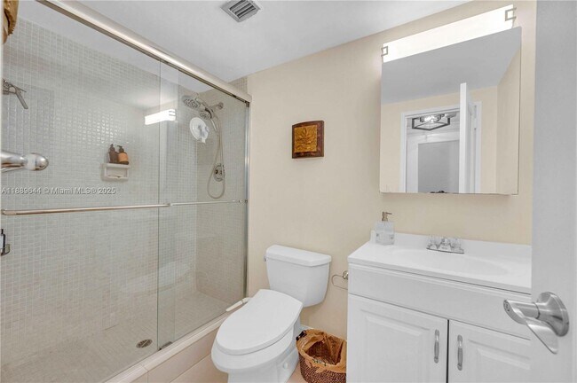 Photo - 5001 Collins Ave Unit 16F