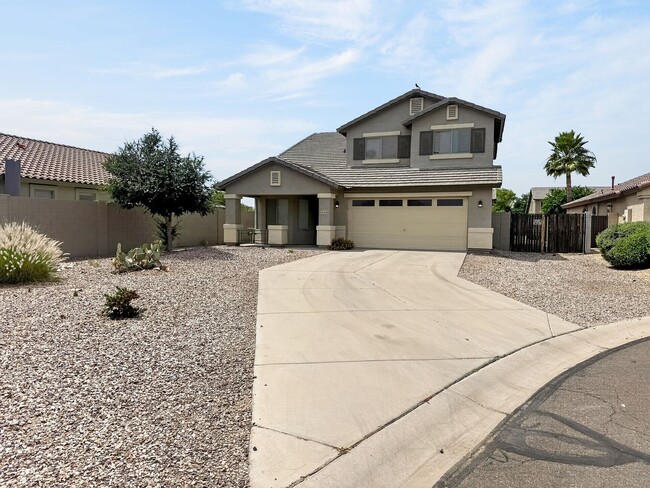 Building Photo - Beautifu;l 4Bed/2.5Bath, Private Pool Home!