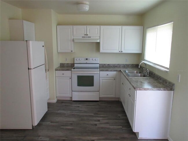 Photo - 23289 Olean Blvd