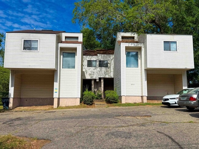 Building Photo - 1844 Larette Dr Unit C