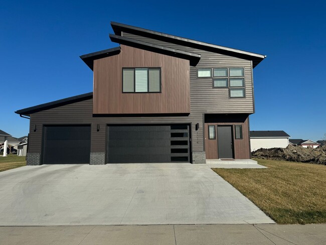 4-bedroom, 3-bathroom West Fargo Single-Fa... - 4-bedroom, 3-bathroom West Fargo Single-Fa... House