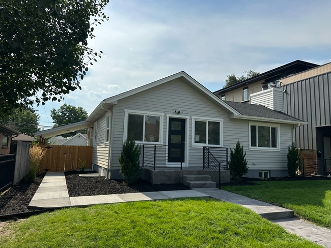 Photo - 2435 S Race St