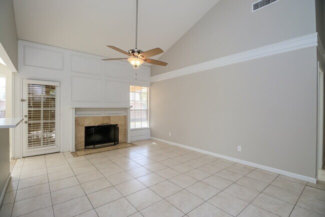 Photo - 707 W Mesquite St