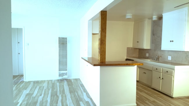 Photo - 1150 Manhattan Beach Blvd Unidad 2