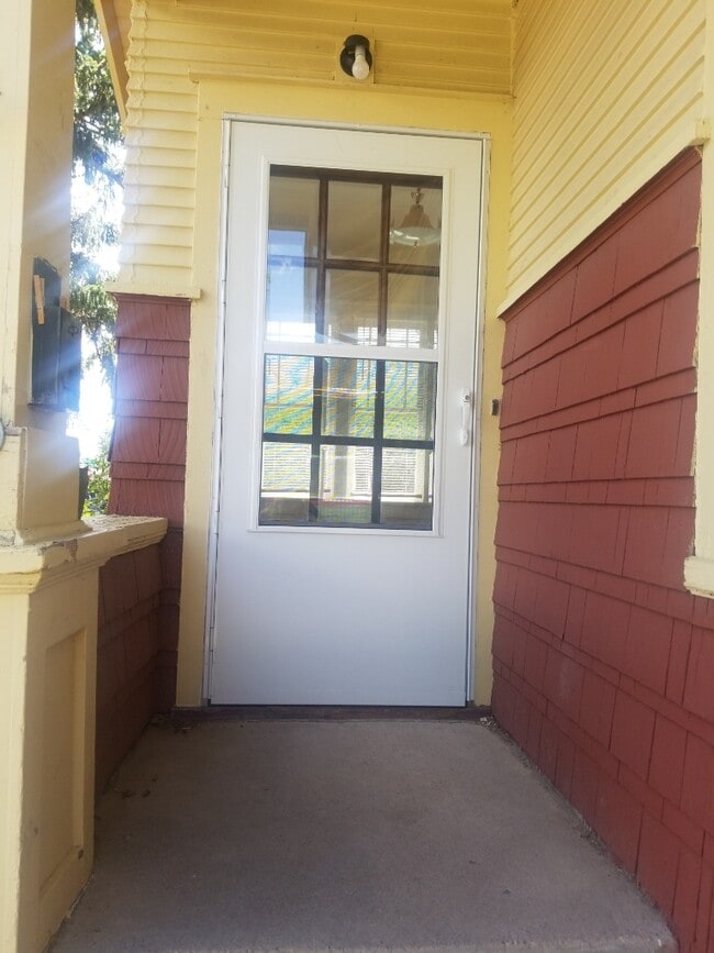 Photo - 410 W 28th St