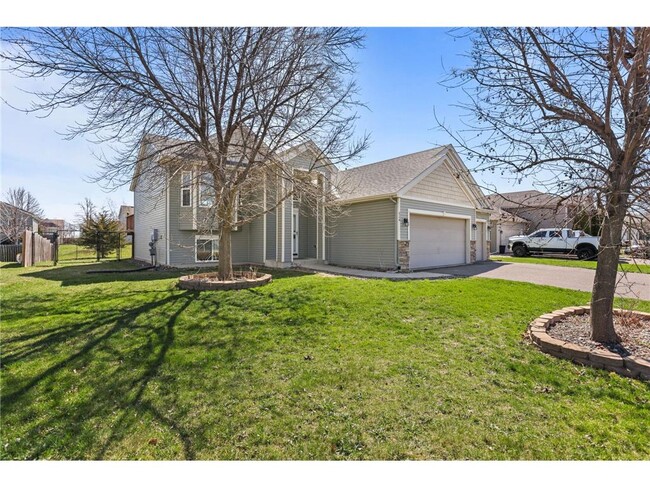 Photo - 624 Emerson Ave N