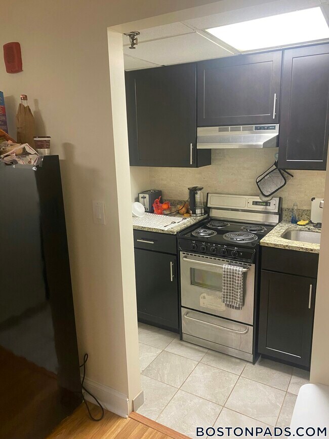 62 Boylston St Unit M18
