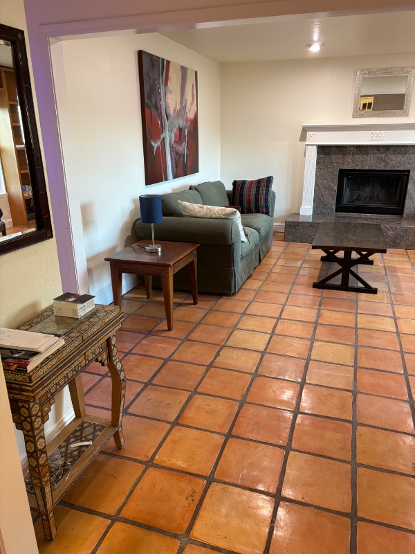 Photo - 520 Linford Pl