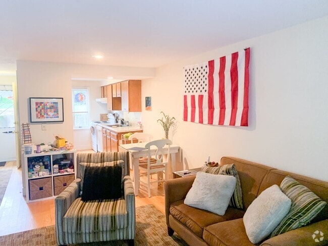 Building Photo - 2 Bedroom Condo in Amherst